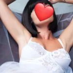 להזמין בחורה למלון