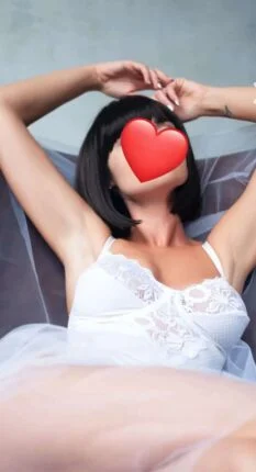 להזמין בחורה למלון